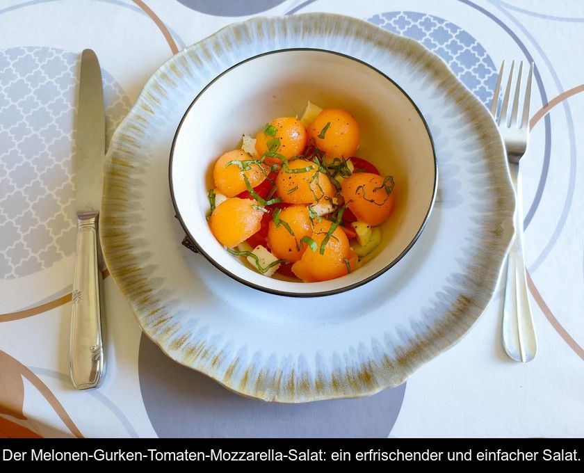 Der Melonen-gurken-tomaten-mozzarella-salat: Ein Erfrischender Und Einfacher Salat.