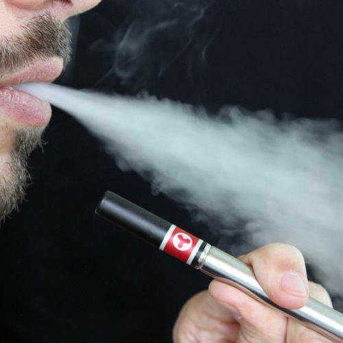 5 Tipps, um mit Hilfe der E-Zigarette mit dem Rauchen aufzuhören.