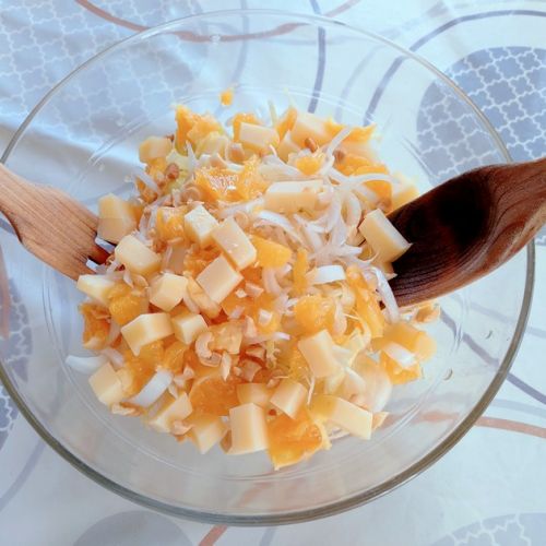 Der Endiviensalat mit Orange und Walnüssen: ein einfaches Rezept.