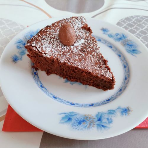 Der Schokoladenkuchen mit Kaffee und Haselnüssen: Ein köstliches Rezept.