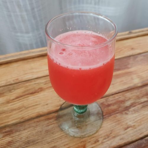 Der Wassermelonen-Rosen-Saft: ein Anti-Verschwendung-Rezept