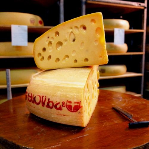 Emmentaler aus der Savoie: 6 Dinge, die man über diesen Käse wissen sollte.