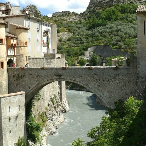Entrevaux: eines der schönsten Dörfer Frankreichs in der Haute Provence.