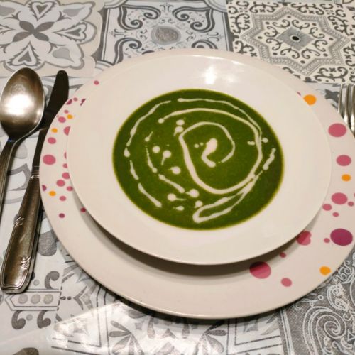 Feldsalat-Spinat-Suppe: ein einfaches Rezept