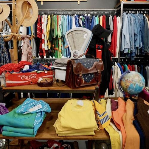 Secondhand-Kleidung: 5 Tipps für den Kauf in Secondhand-Läden.