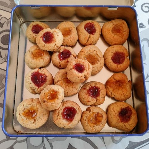 Thumbprint cookies: Einfach zu backende Marmeladenkekse